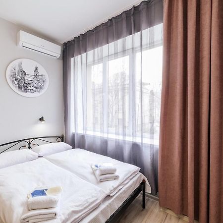 Затишні Смарт-Квартири В Історичному Центрі! Apartment Uzhhorod Bagian luar foto