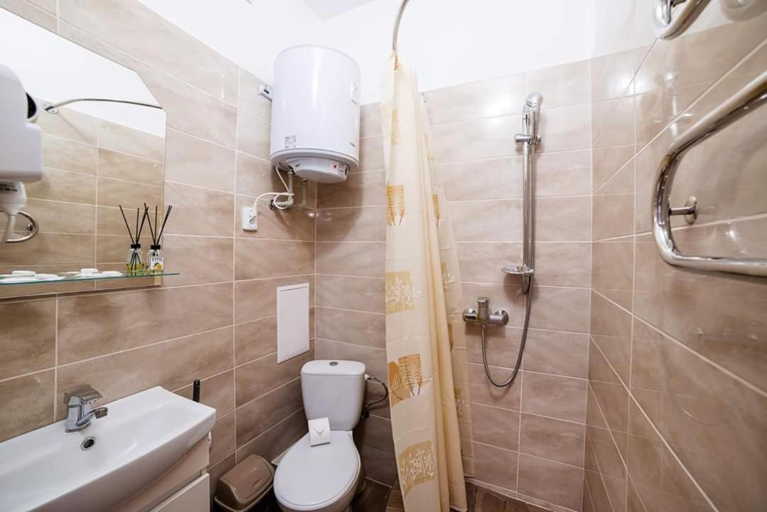 Затишні Смарт-Квартири В Історичному Центрі! Apartment Uzhhorod Bagian luar foto